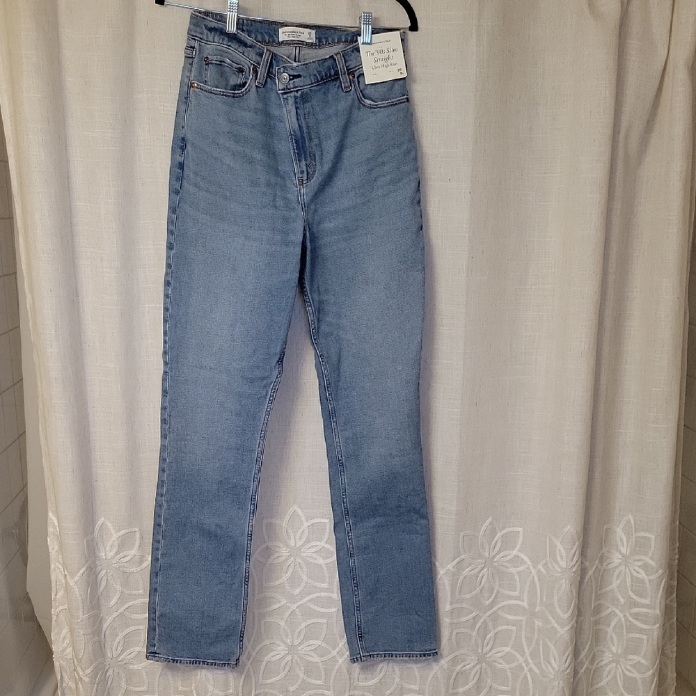 NWT Abercrombie & Fitch '90s Slim Straight Blue Jeans